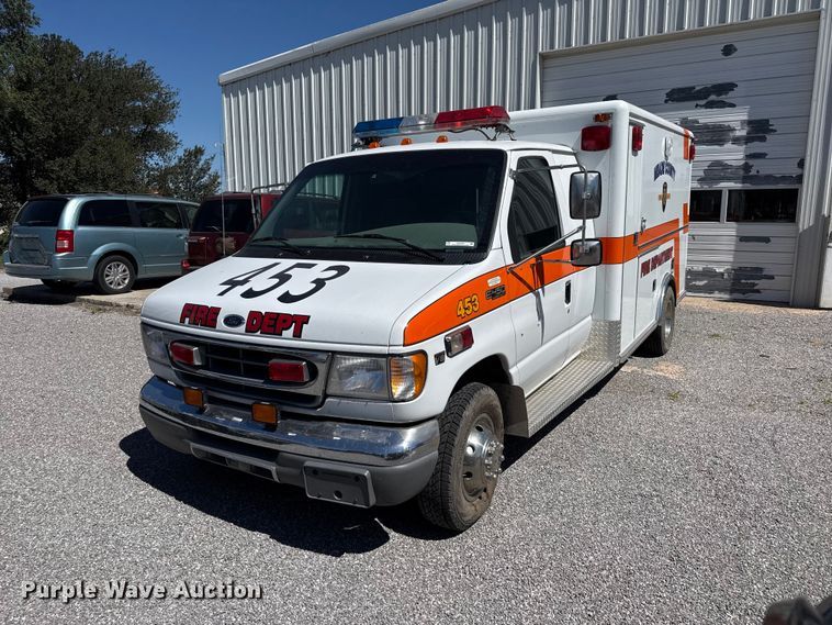 2000 Ford F450 Super Duty ambulance - EW4045
