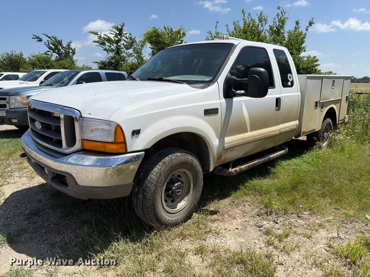 2001 Ford F250 Super Duty XL Ext. Cab utility bed pickup truck - EX2510
