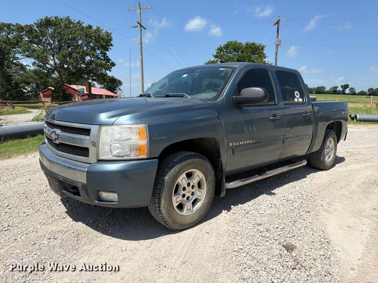 2008 Chevrolet Silverado 1500 Crew Cab pickup truck - EX2511