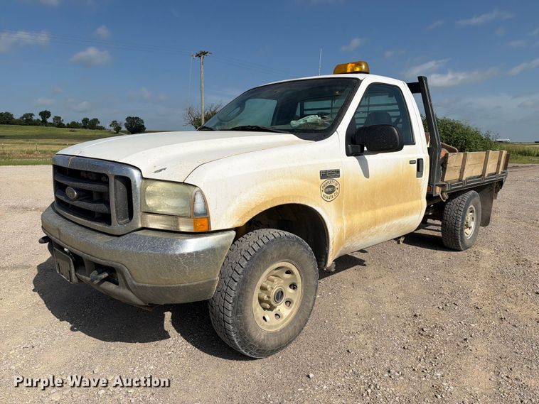 2004 Ford F250 Super Duty flatbed pickup truck - EX2514