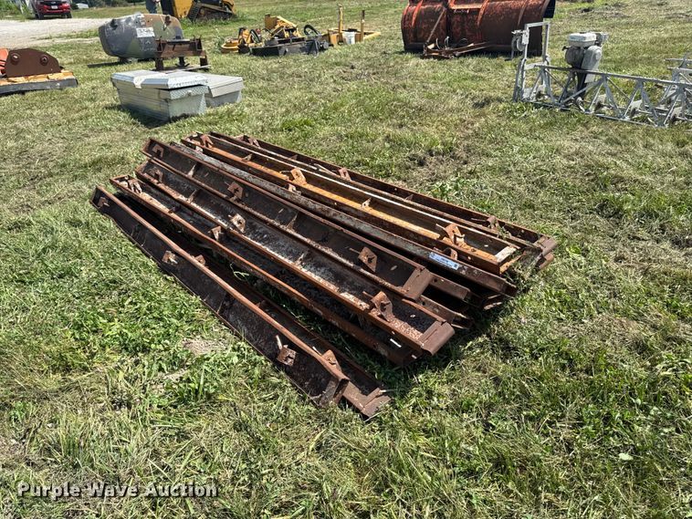 (20) concrete forms - FB5792