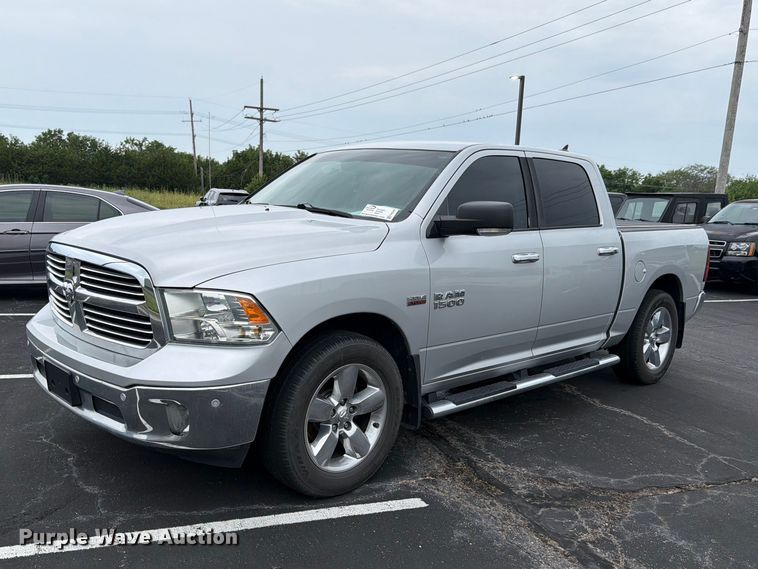 2016 RAM 1500 Big Horn Crew Cab pickup truck - FH6249
