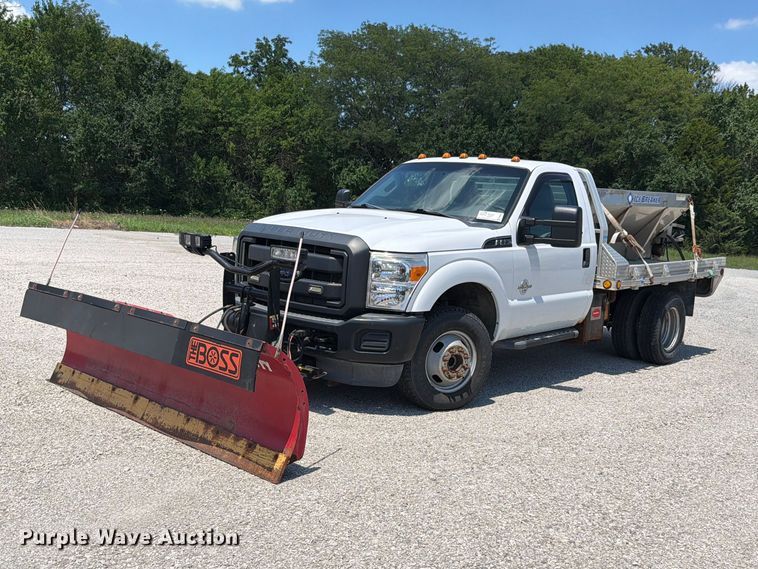 2014 Ford F350 Super Duty flatbed pickup truck - FH6281