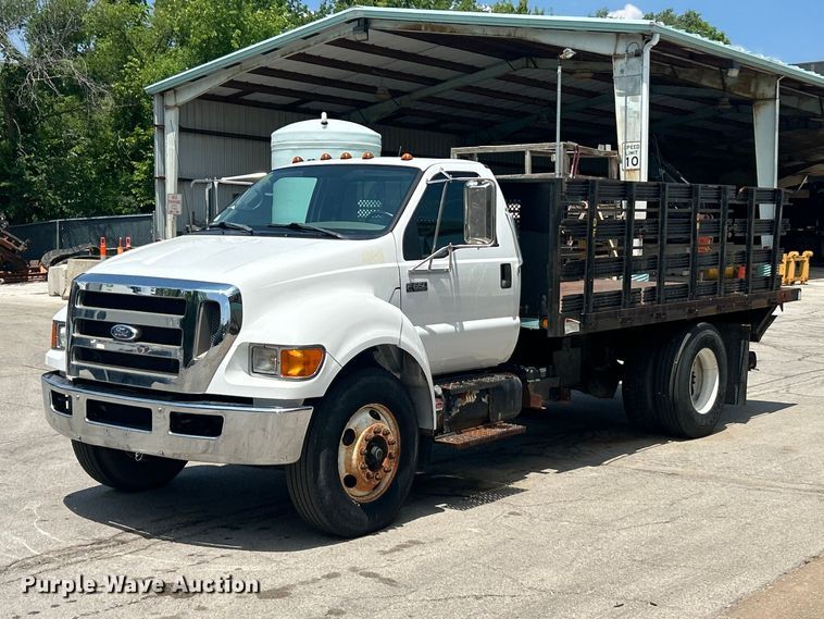 2008 Ford F650 Super Duty flatbed truck - FT6017