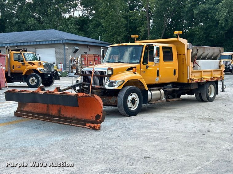 2006 International 7400 Crew Cab dump truck - FT6036