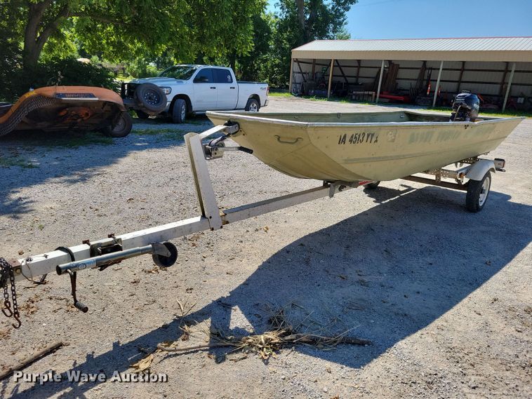 1987 Lowe boat - FU0034