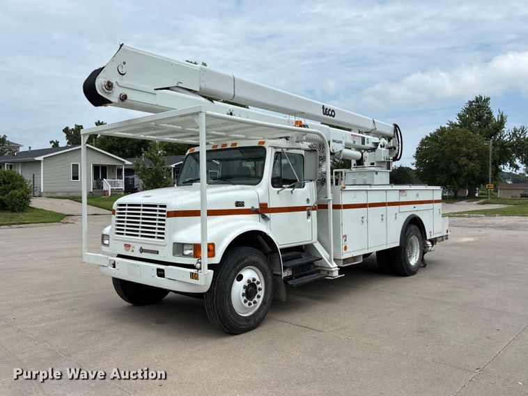 1999 International 4700 bucket truck - NM9873
