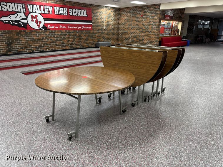 (4) tables - NM9881