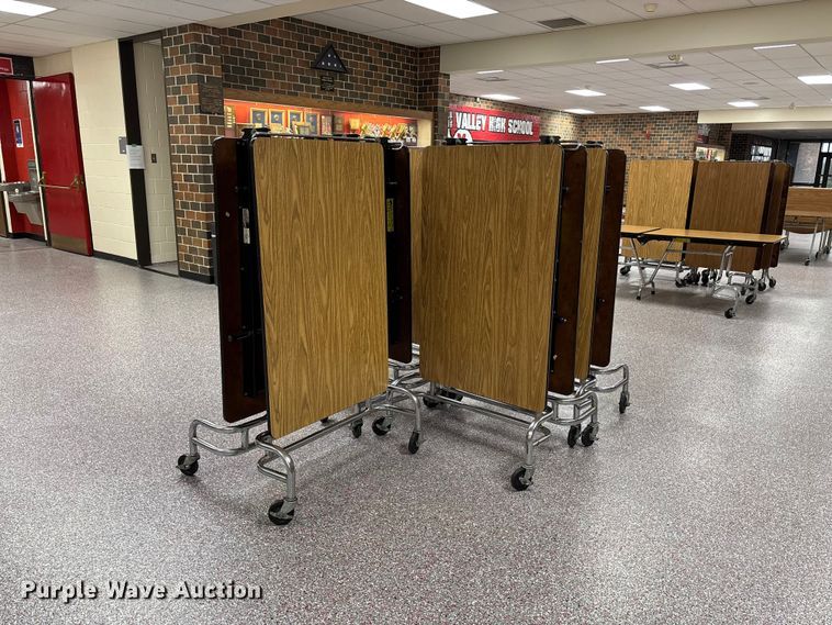 (5) tables - NM9883