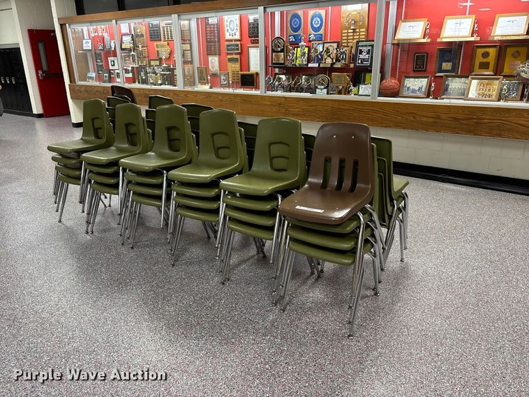 (46) chairs - NM9885