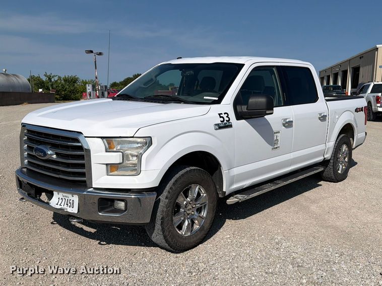 2016 Ford F-150 Crew Cab pickup truck - OE9651