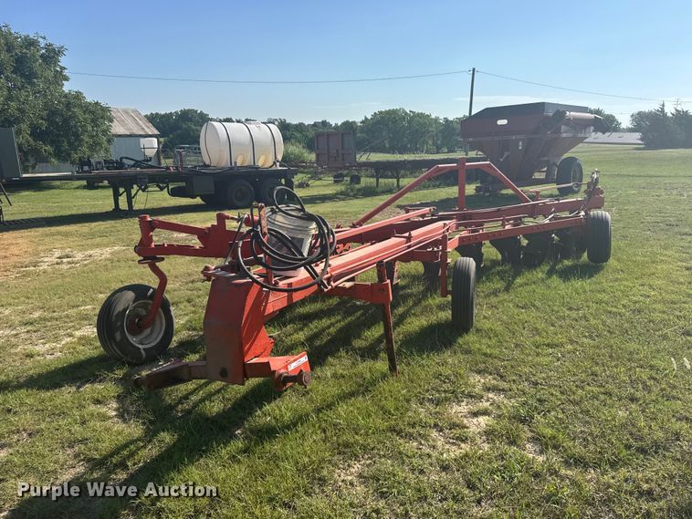 Eight bottom plow - DY3009