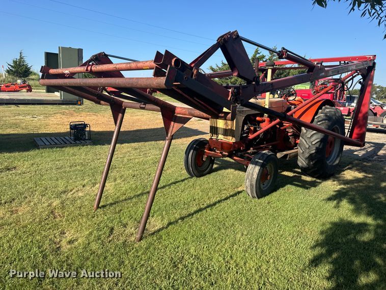 Case Caes-O-Matic 802-B tractor - DY3010