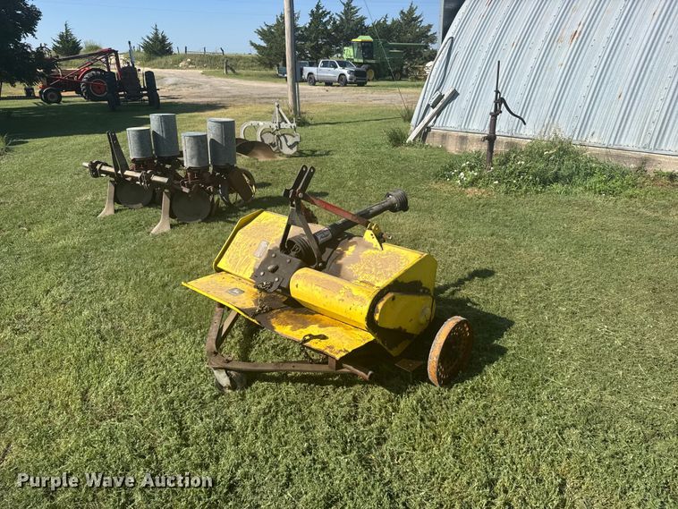 John Deere rotary tiller - DY3012