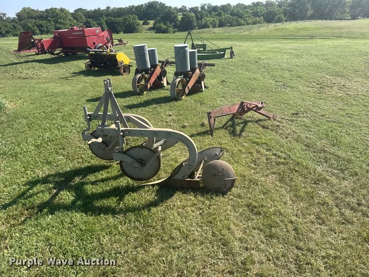 Ferguson plow - DY3014