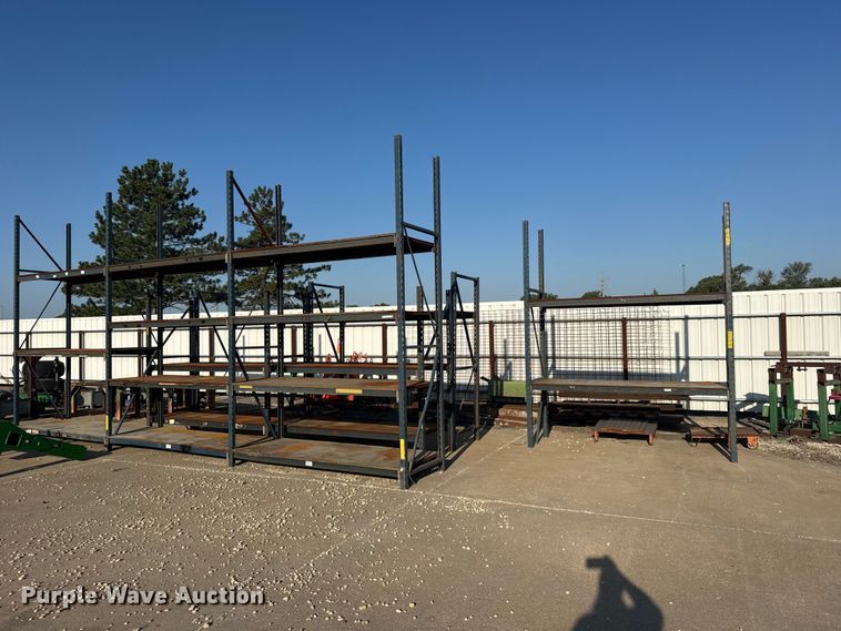 Approximately 9 sections of pallet racking - DY3016
