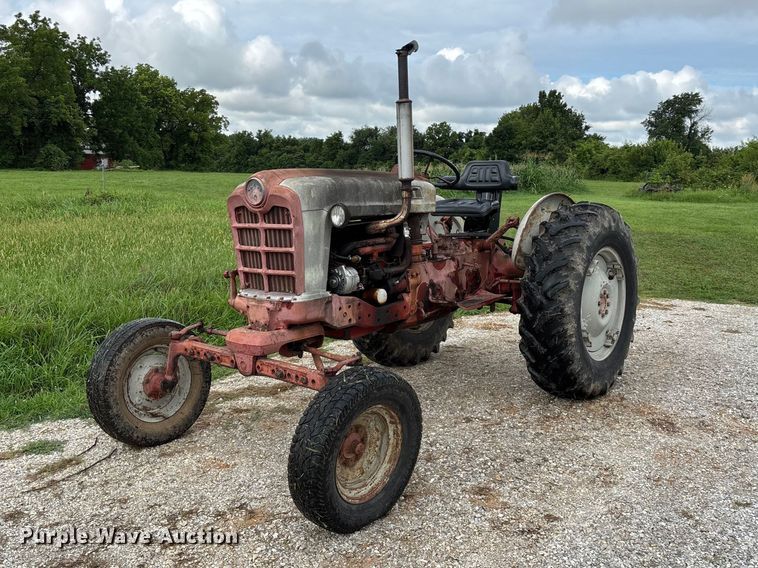 1958 Ford 901 tractor - EO4395