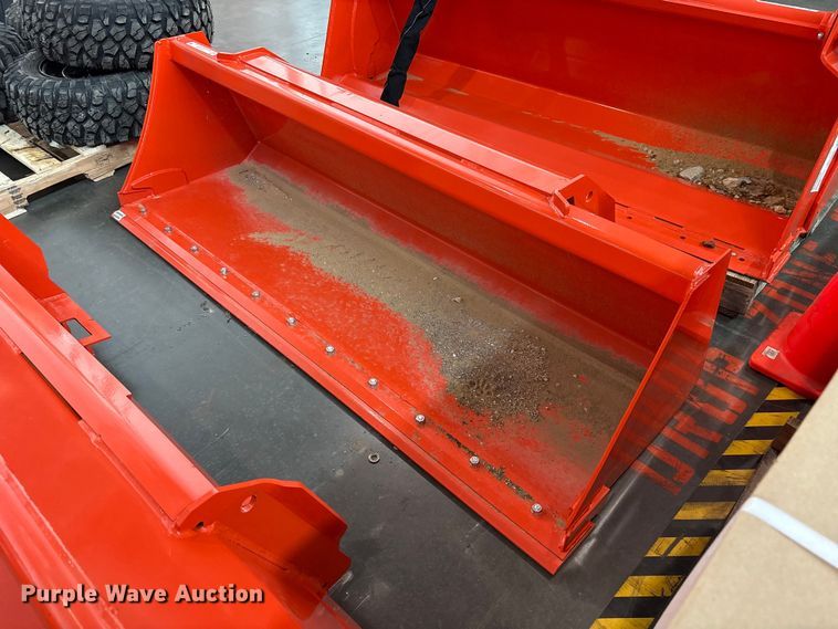 Kubota L2291 bucket - ET0128