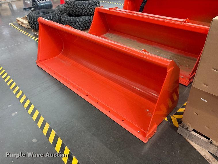 Kubota L2294 bucket - ET0129