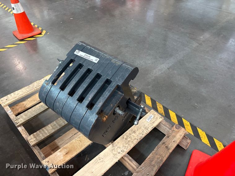 Kubota M8079 suitcase weights - ET0135
