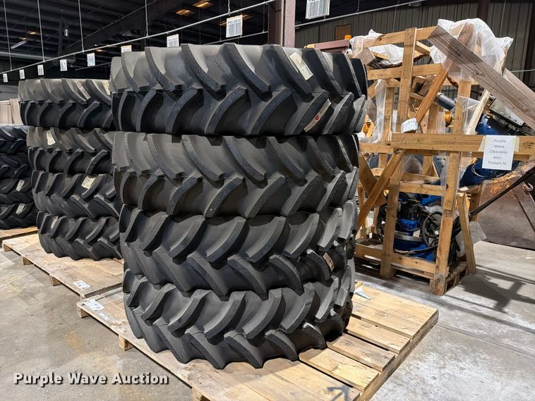 4 wheels and tires - EU5856
