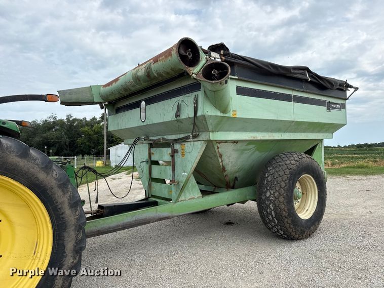 Parker 675 grain cart - EV6044