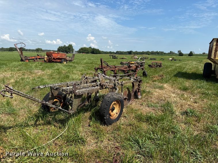 (4) plows - EX2081