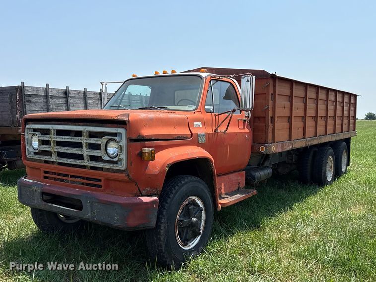 1974 Chevrolet C65 grain truck - EX2096