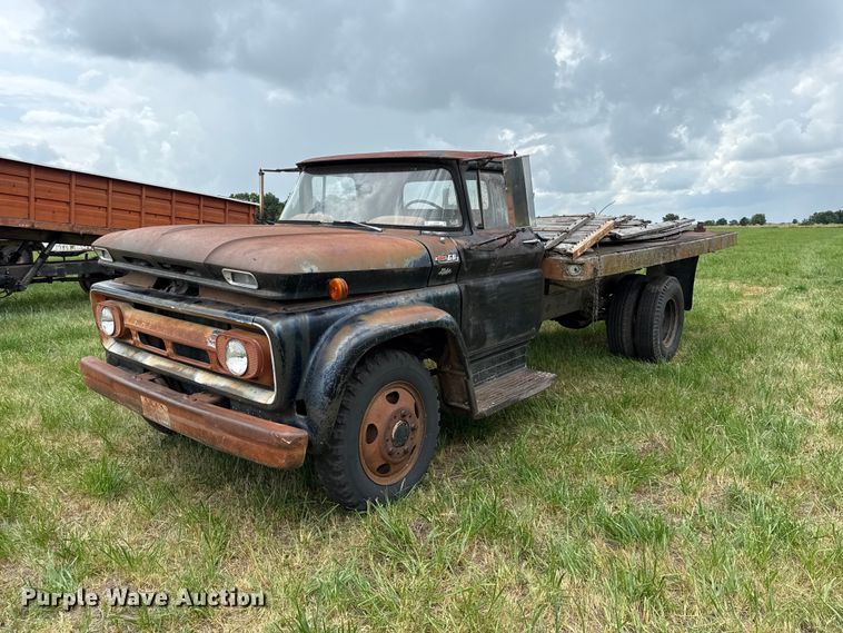 1964 Chevrolet C60 grain truck - EX2098