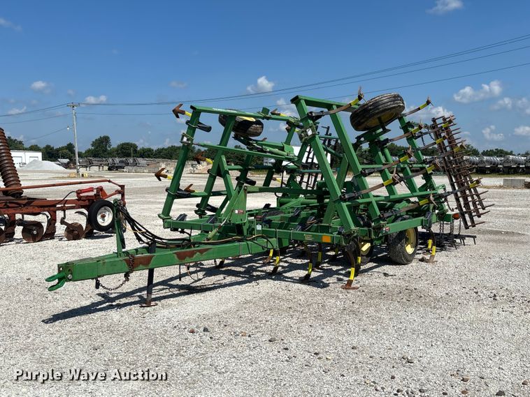 John Deere 980 field cultivator - FC1912
