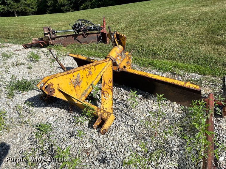 84" W three point blade - FC1951