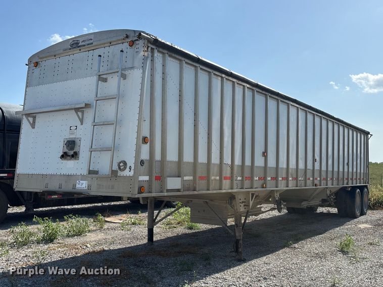 2008 Cornhusker Ultra-Lite grain trailer - FG0542