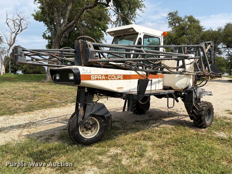 Spra-Coupe 220 sprayer - FH6291