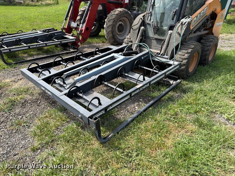 Hoelscher 100 skid steer bale accumulator grapple - FK3237