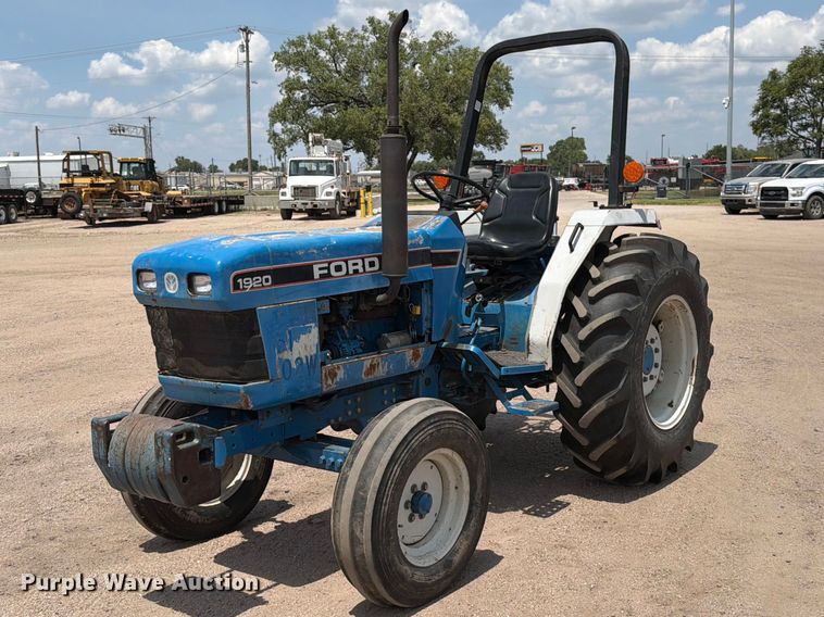 1995 Ford 1920 tractor - MZ9720