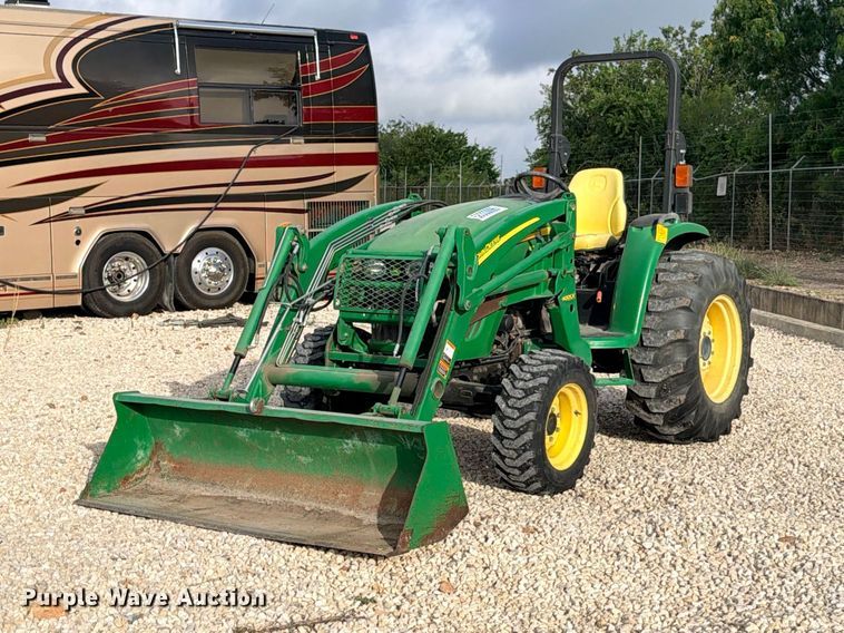 2012 John Deere 4520 MFWD tractor - YA4083