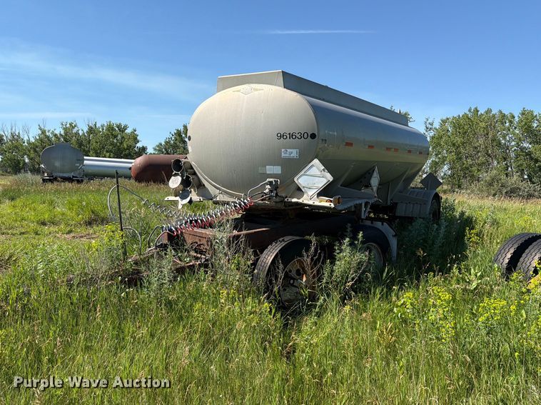 1996 Beall BAST-30-2-SB tank trailer - DQ0075