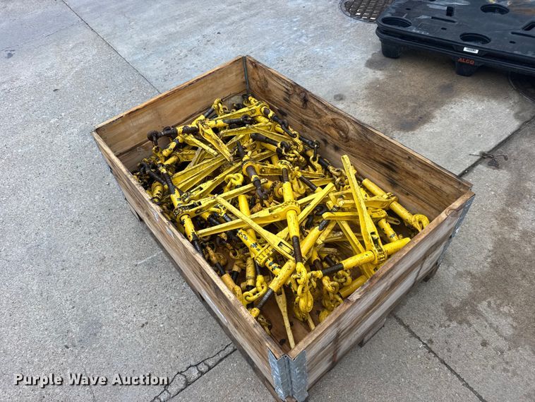 Approximately 50 ratchet chain binders - DY3138