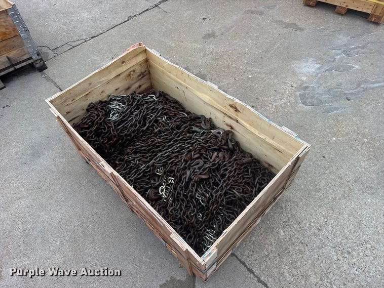 Approximately 20 load chains - DY3141