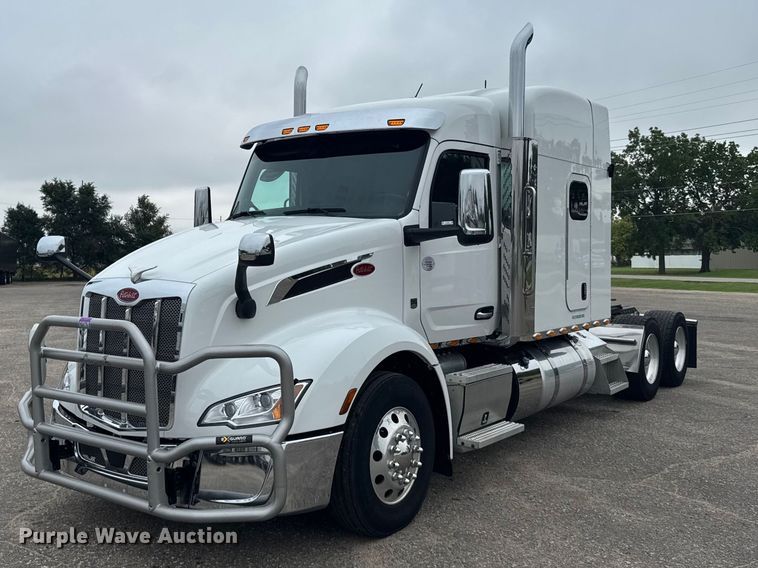 2025 Peterbilt 579 semi truck - DY3145