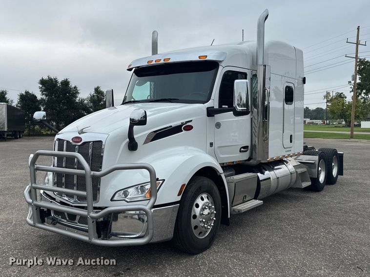 2025 Peterbilt 579 semi truck - DY3146