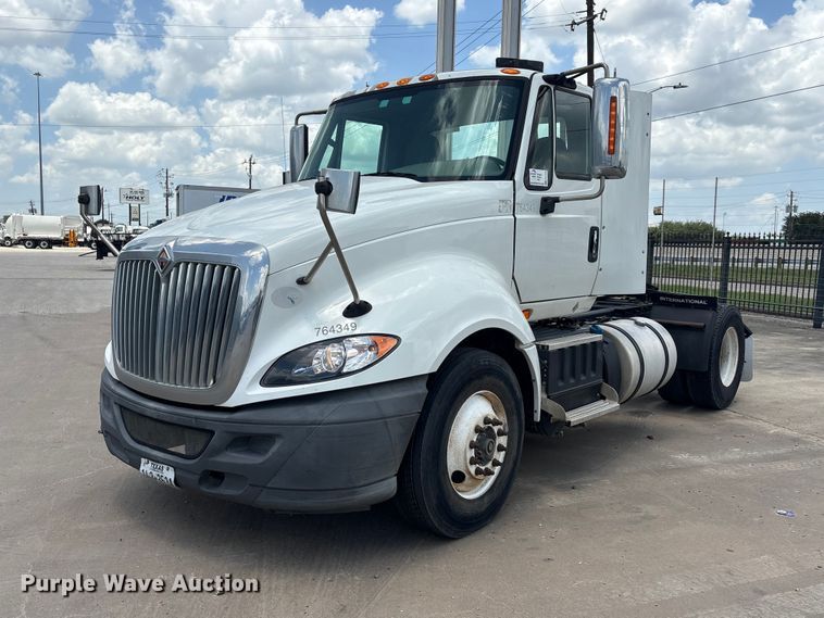 2016 International Prostar 122+ semi truck - EA7320