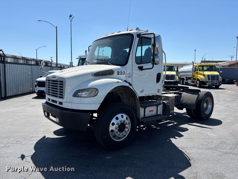 2014 Freightliner Business Class M2 semi truck - EL2510