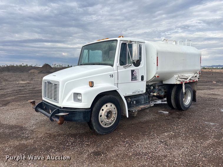 1997 Freightliner FL70 water truck - EL2535