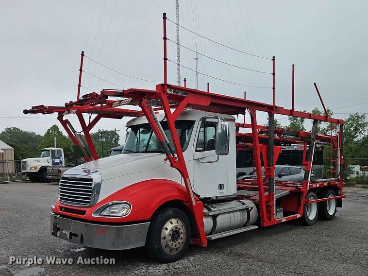 2004 Freightliner Columbia car carrier truck - EO7376