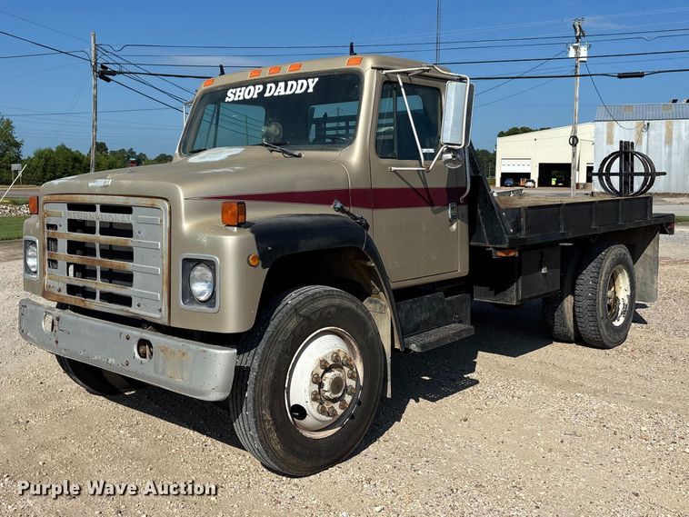 1986 International 1945 flatbed truck - ER3148