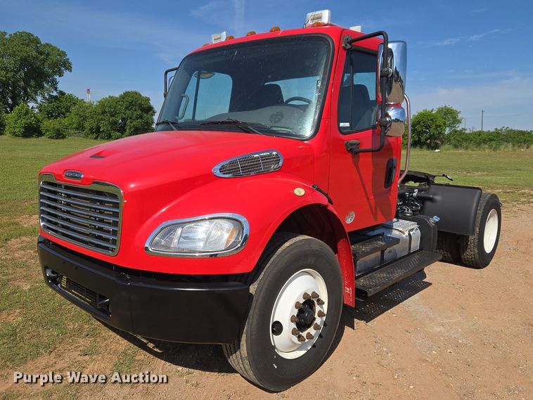 2016 Freightliner Business Class M2 semi truck - ET5028