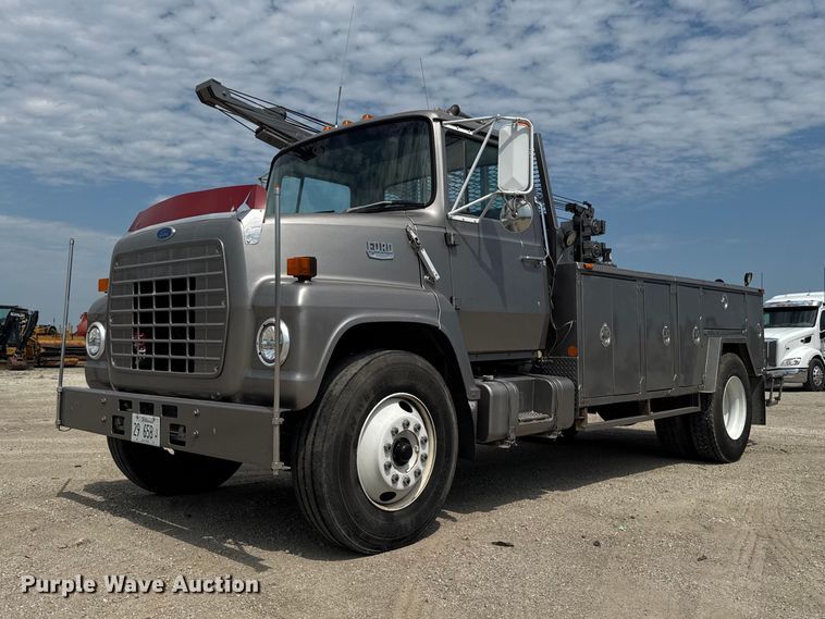 1986 Ford LN7000 utility / service truck - FB5768
