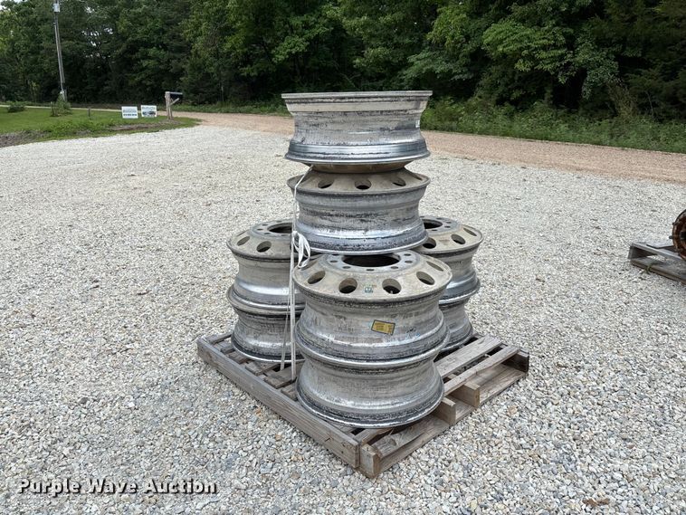 (8) Alcoa 22.5" wheels - FC1918