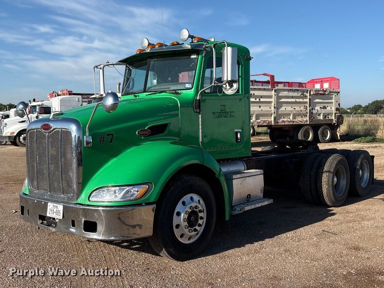 2013 Peterbilt 384 semi truck - FC2451
